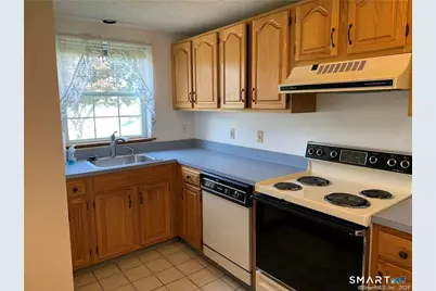 3 Jamie Lane #C, Manchester, CT 06042 - Photo 3