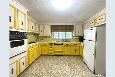 27 Fairway Drive, New Britain, CT 06053 - Photo 3