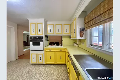 27 Fairway Drive, New Britain, CT 06053 - Photo 5