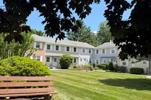 142 E Gate Ln, Hamden, CT 06514 - Photo 1
