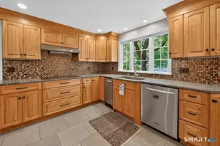 50 Woodridge Cir, West Hartford, CT 06107 - Photo 5