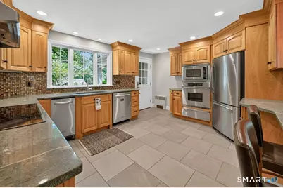 50 Woodridge Circle, West Hartford, CT 06107 - Photo 3