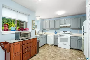 15 Hollister Way N, Glastonbury, CT 06033 - Photo 5