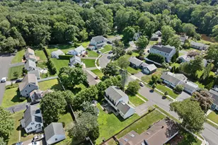 133 Alma Dr, Fairfield, CT 06824 - Photo 3