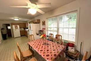 37 Rock St, Norwich, CT 06360 - Photo 5