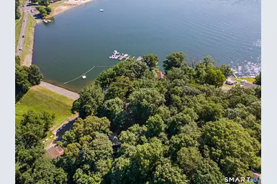 4 Beach Road, Danbury, CT 06811 - Photo 33