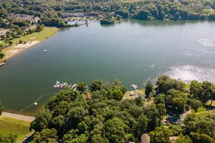 4 Beach Rd, Danbury, CT 06811 - Photo 1