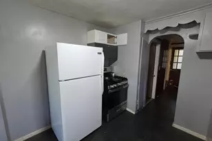 7 Willys St, East Hartford, CT 06118 - Photo 3