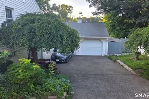 224 Amity St, Meriden, CT 06450 - Photo 3