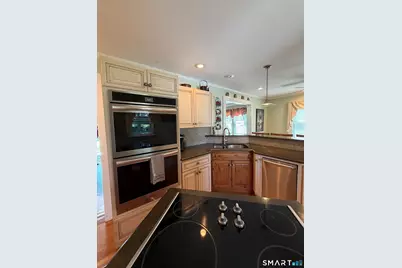 8 Anson Street, Stratford, CT 06614 - Photo 19