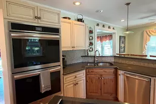 8 Anson St, Stratford, CT 06614 - Photo 19