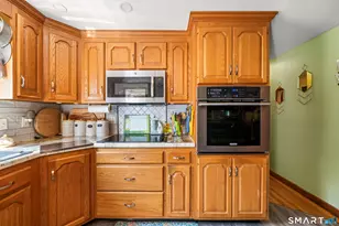 417 Mile Ln, Middletown, CT 06457 - Photo 15
