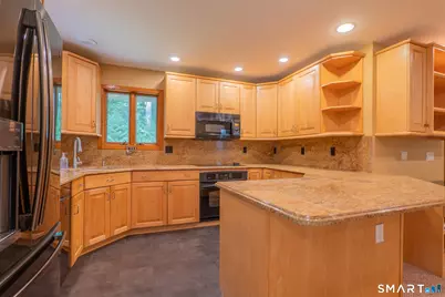 32 Horseshoe Ridge Road, Newtown, CT 06482 - Photo 11
