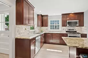 37 Cleveland Rd, New Haven, CT 06515 - Photo 9