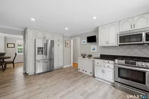 36 Willowbrook Rd, West Hartford, CT 06107 - Photo 9