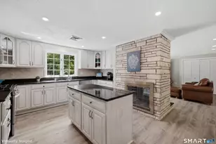 36 Willowbrook Rd, West Hartford, CT 06107 - Photo 7