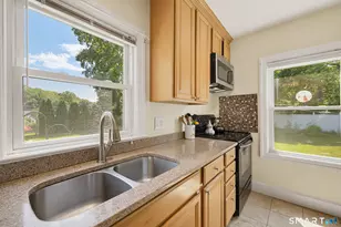 19 Burton Ave, Norwich, CT 06360 - Photo 9
