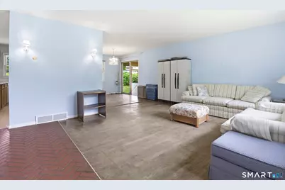 16 Floral Lane, Trumbull, CT 06611 - Photo 3