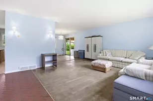 16 Floral Ln, Trumbull, CT 06611 - Photo 3