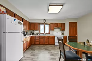 31 Cleveland St, Danbury, CT 06810 - Photo 7