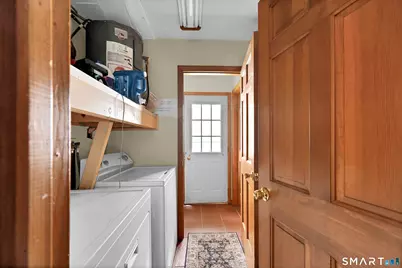 31 Cleveland Street, Danbury, CT 06810 - Photo 33