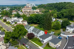 31 Cleveland St, Danbury, CT 06810 - Photo 3