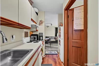 31 Cleveland Street, Danbury, CT 06810 - Photo 19