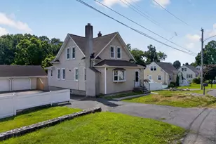 34 Lansing Ave, Trumbull, CT 06611 - Photo 3
