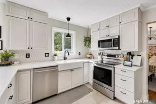 10 Deer Ln, Ledyard, CT 06339 - Photo 3