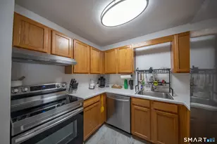 310 Boston Post Rd, Waterford, CT 06385 - Photo 5