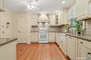 219 Unity Rd, Trumbull, CT 06611 - Photo 5