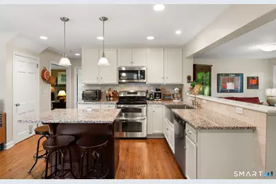 128 Soundview Court, Stamford, CT 06902 - Photo 13