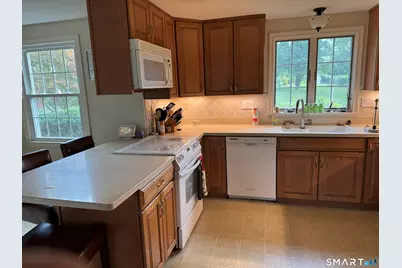 28 Crestwood Road, Simsbury, CT 06070 - Photo 27
