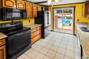 44 School St, Killingly, CT 06239 - Photo 15