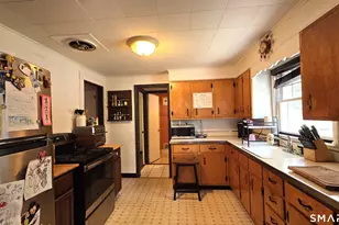 28 Elberta Ave, Trumbull, CT 06611 - Photo 5