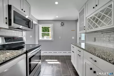 110 Herald Avenue, Bridgeport, CT 06606 - Photo 7