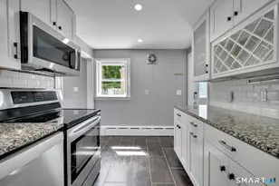 110 Herald Ave, Bridgeport, CT 06606 - Photo 7