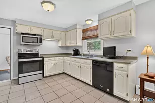 28 Brimwood Dr, Vernon, CT 06066 - Photo 11