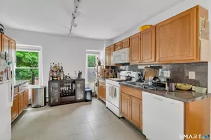 43 Edwards St, New Haven, CT 06511 - Photo 3
