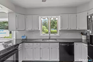 34 Vezina Dr, Killingly, CT 06239 - Photo 3