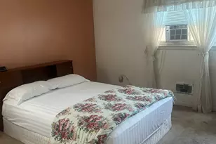 330 Hollywood Ave, Stratford, CT 06614 - Photo 15