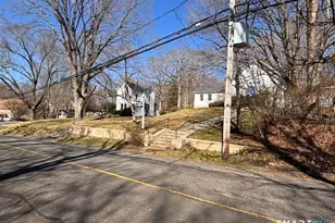 44 Portland Ave, Redding, CT 06896 - Photo 1