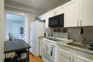 221 Park Rd, West Hartford, CT 06119 - Photo 3