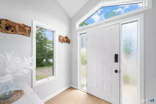 16 Whalers Point, East Haven, CT 06512 - Photo 3