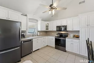 1512 Country Club Rd, Middletown, CT 06457 - Photo 11