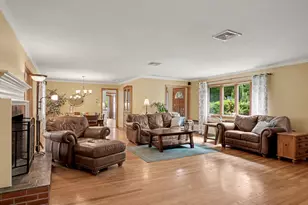 579 Racebrook Rd, Orange, CT 06477 - Photo 3