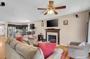 104 Benjamin Ct, Windsor, CT 06095 - Photo 9