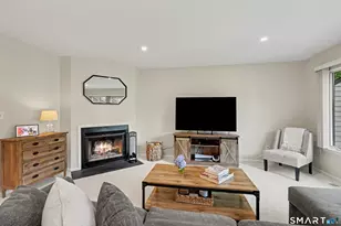 2289 Bedford St, Stamford, CT 06905 - Photo 9
