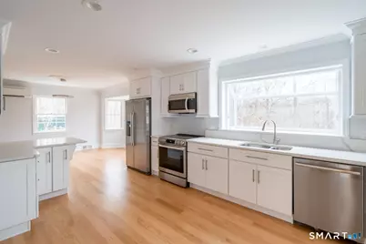 1005 Smith Ridge Road, New Canaan, CT 06840 - Photo 7