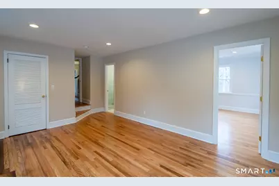 1005 Smith Ridge Road, New Canaan, CT 06840 - Photo 11